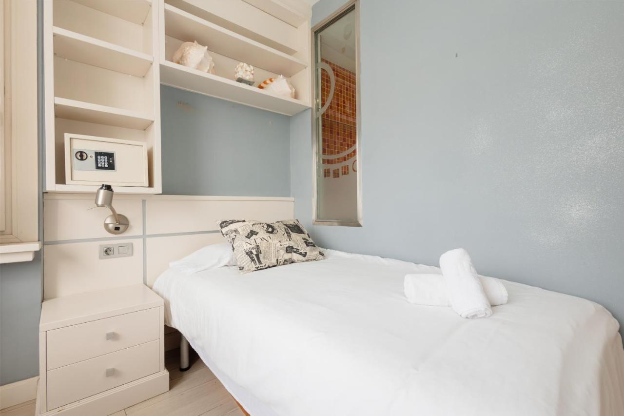 Apartamento Home, With Direct Access To The Beach, Sea Views And South Facing, In Puerto Banus *