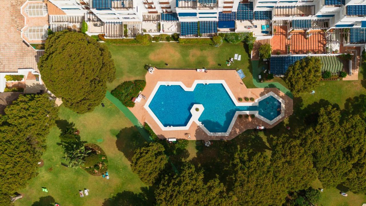 Apartamento Home, With Direct Access To The Beach, Sea Views And South Facing, In Puerto Banus Marbella