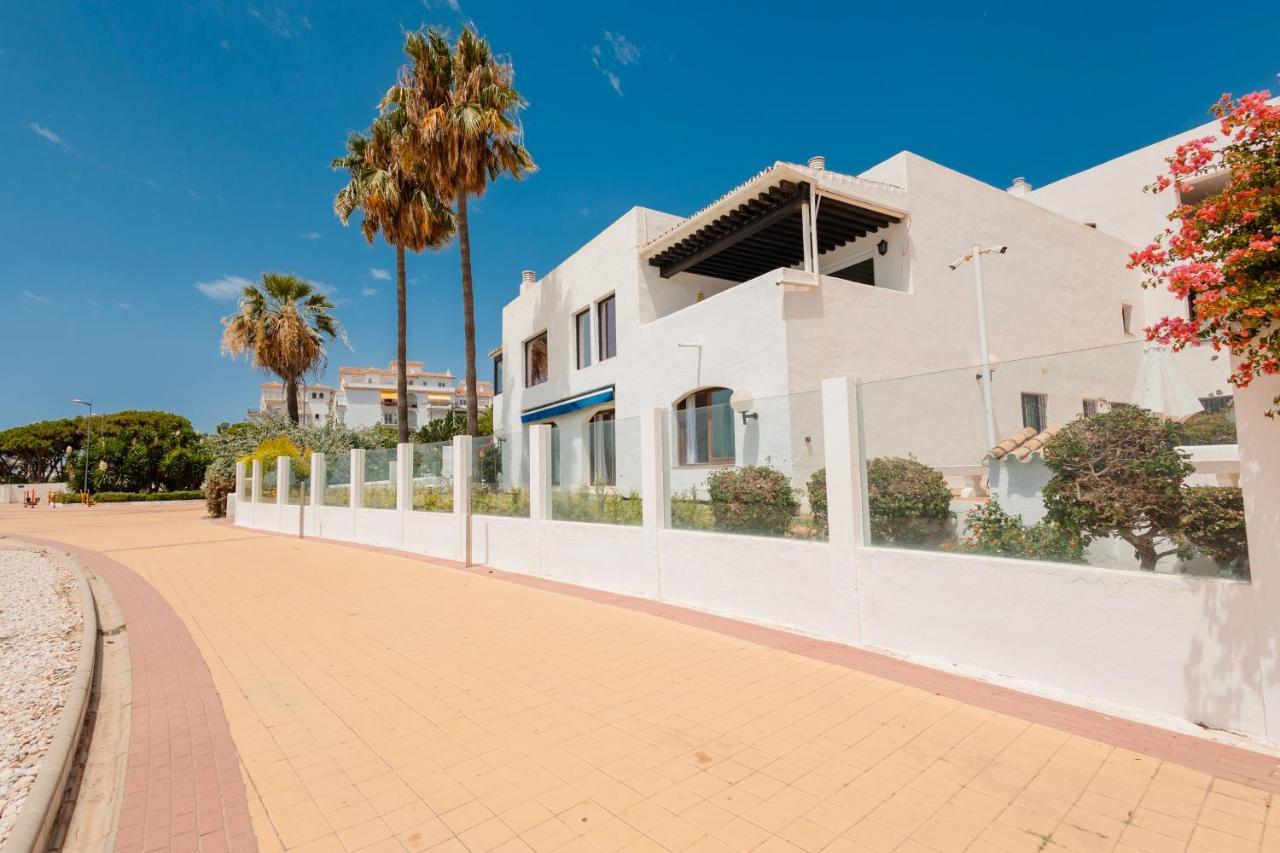 Apartamento Home, With Direct Access To The Beach, Sea Views And South Facing, In Puerto Banus *