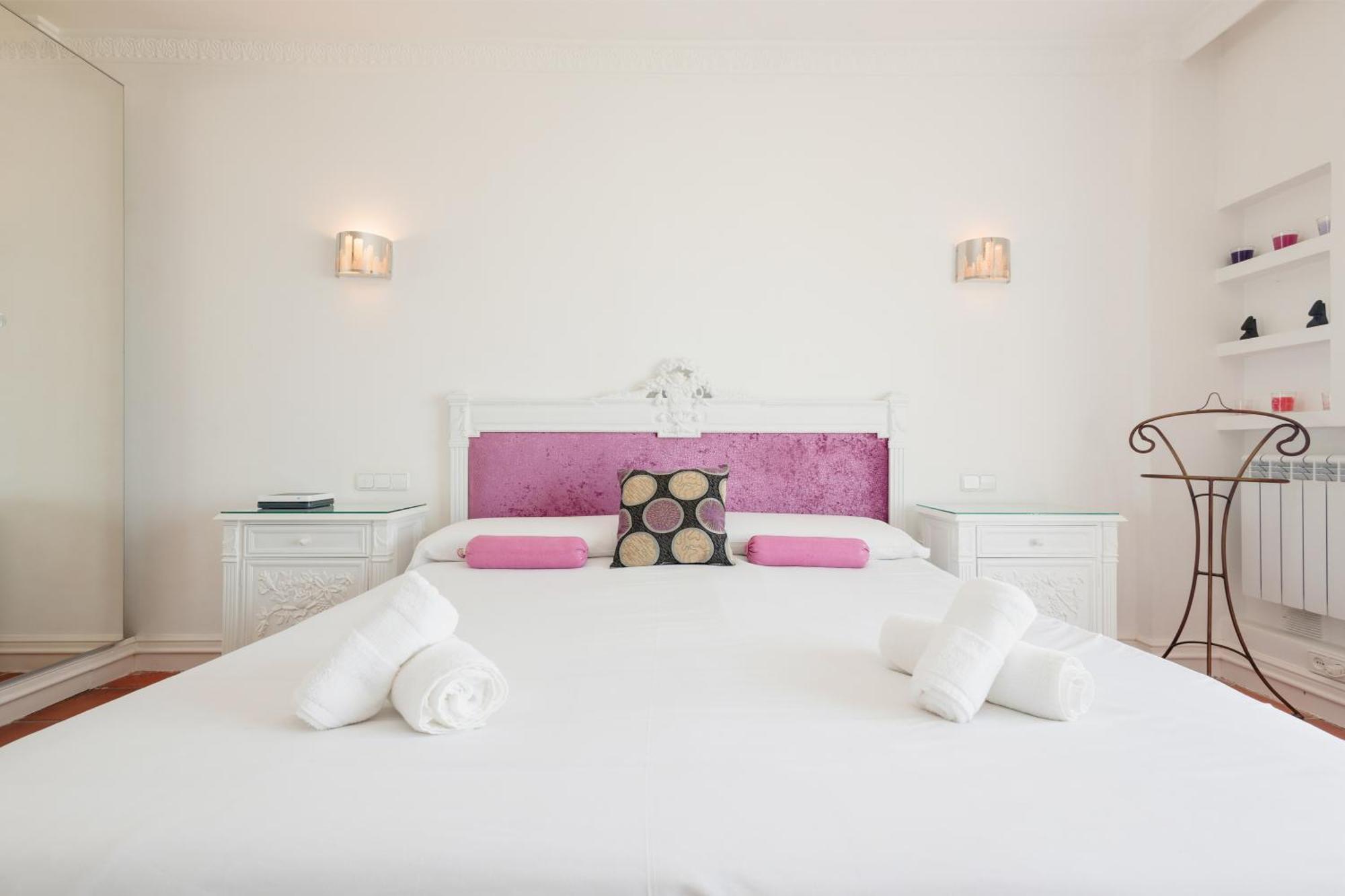 Home, With Direct Access To The Beach, Sea Views And South Facing, In Puerto Banus Apartamento