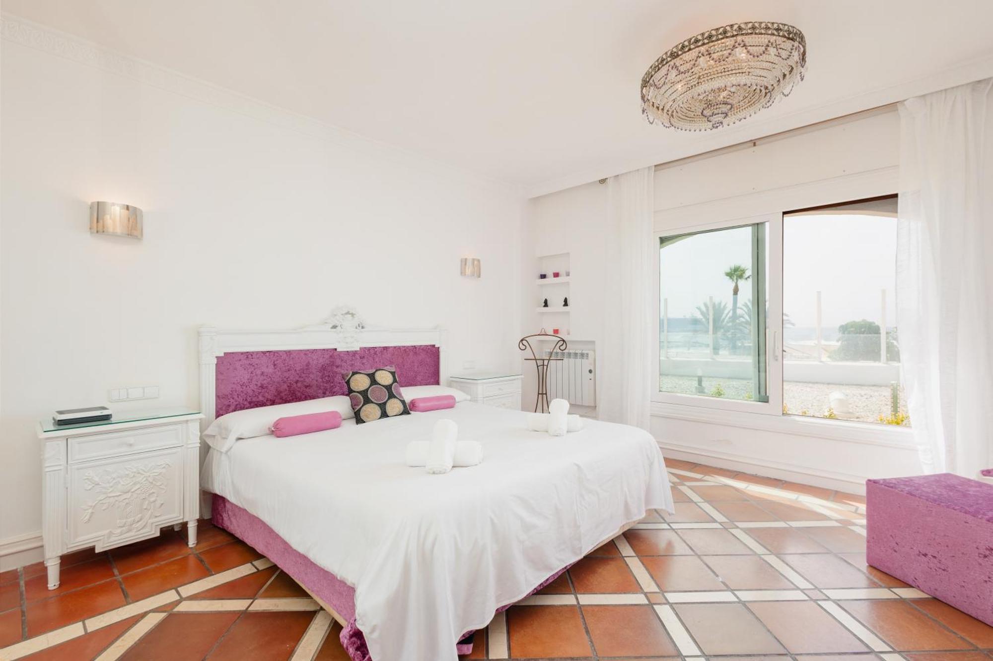 Home, With Direct Access To The Beach, Sea Views And South Facing, In Puerto Banus * Marbella