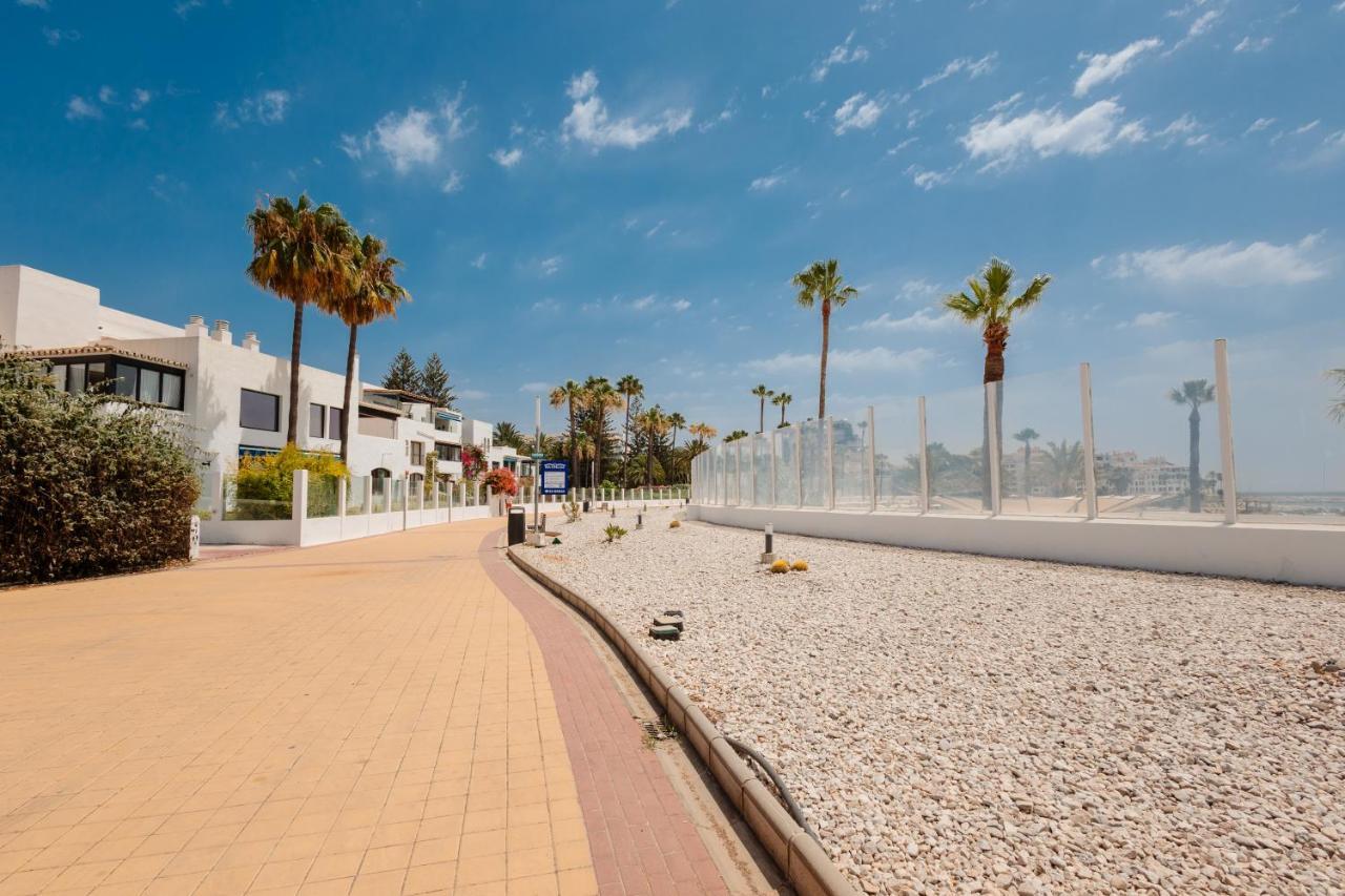 Home, With Direct Access To The Beach, Sea Views And South Facing, In Puerto Banus Appartamento *